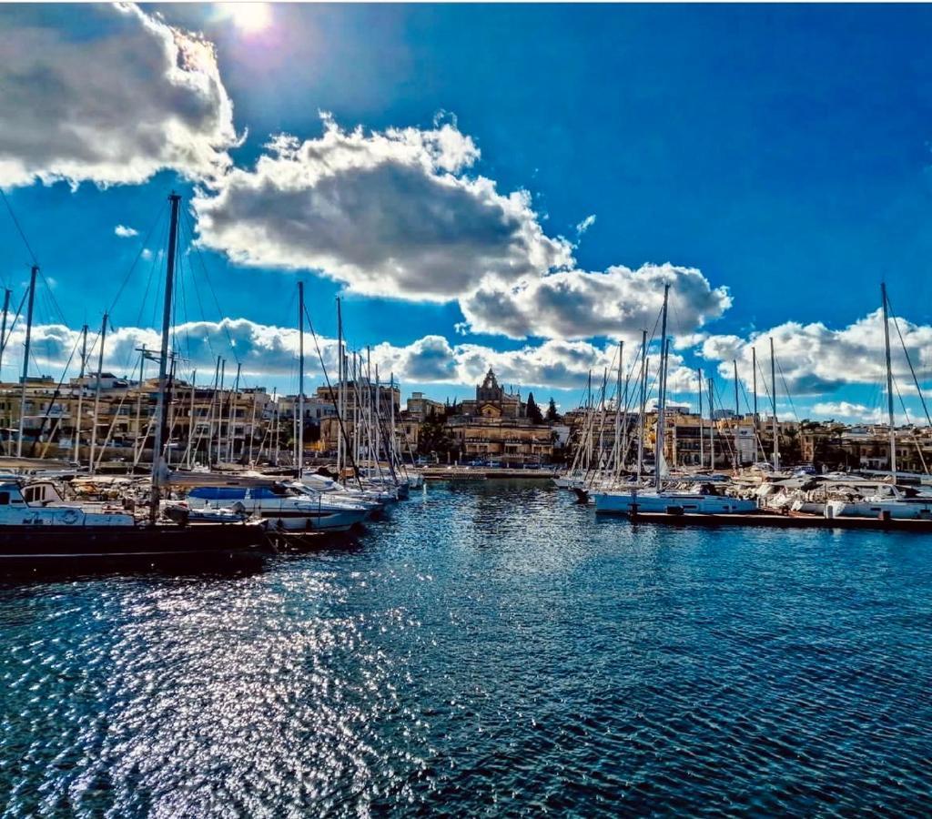 New & Unique Apartment - A 5 Minutes Ferry To Capital City Of Valletta 森格莱阿 外观 照片